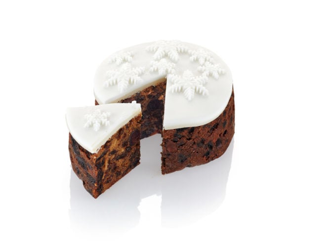 Round Christmas Cake in a Gift Box - Image 3